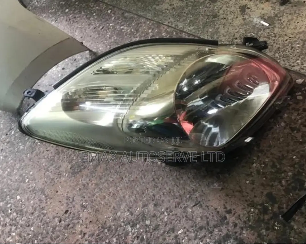 Toyota Vitz 2008 Xenon Headlight Ex Japan