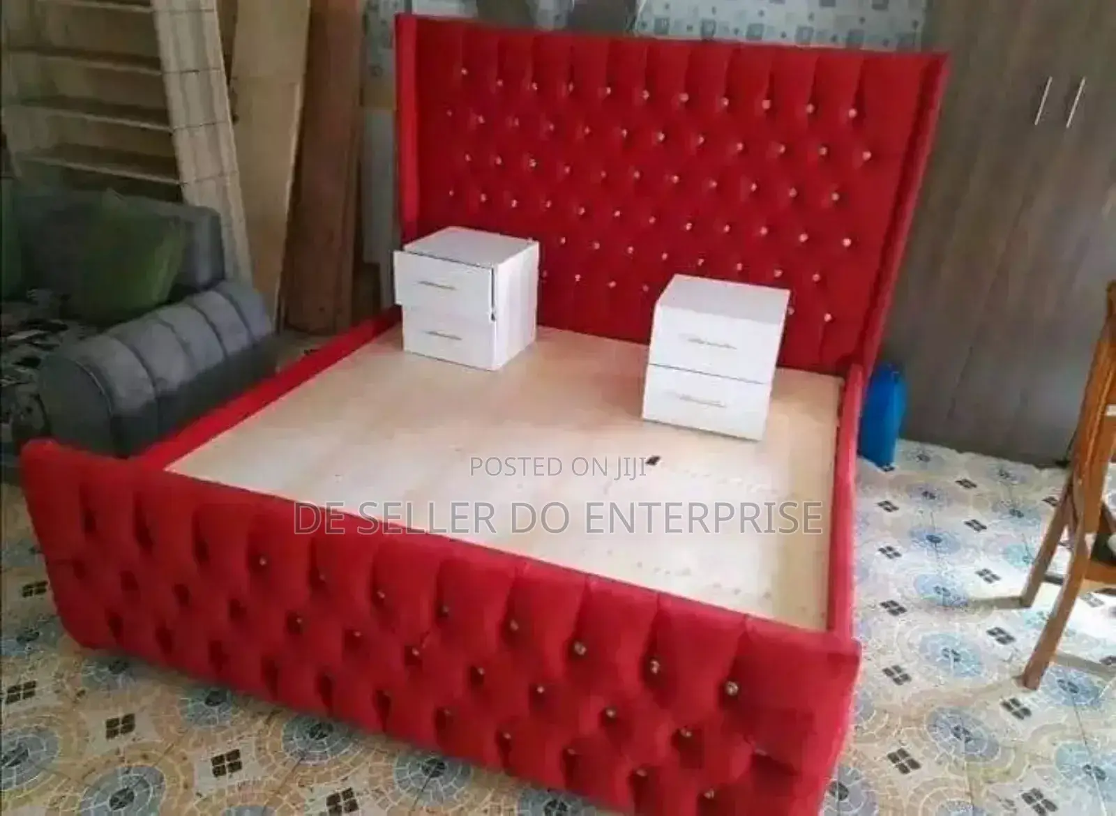 Red Chesterfield Bed 5*6 With 2 Sidedrawers