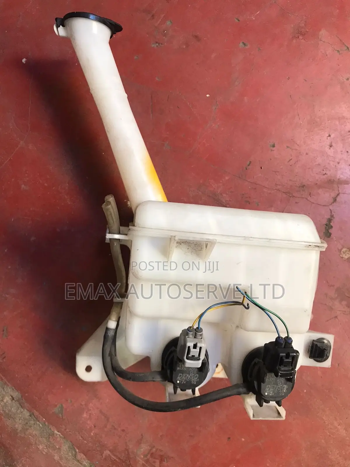 Washer Bottle Toyota Vitz 2012