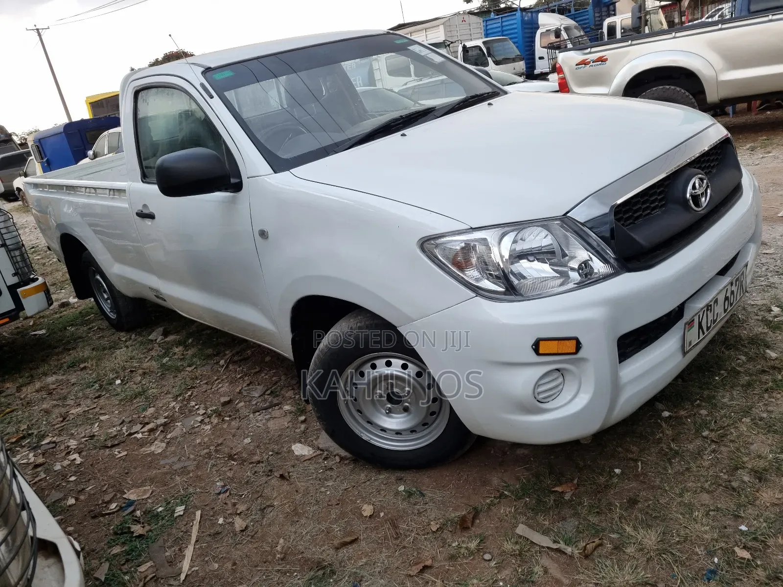 Toyota Hilux 2010 White