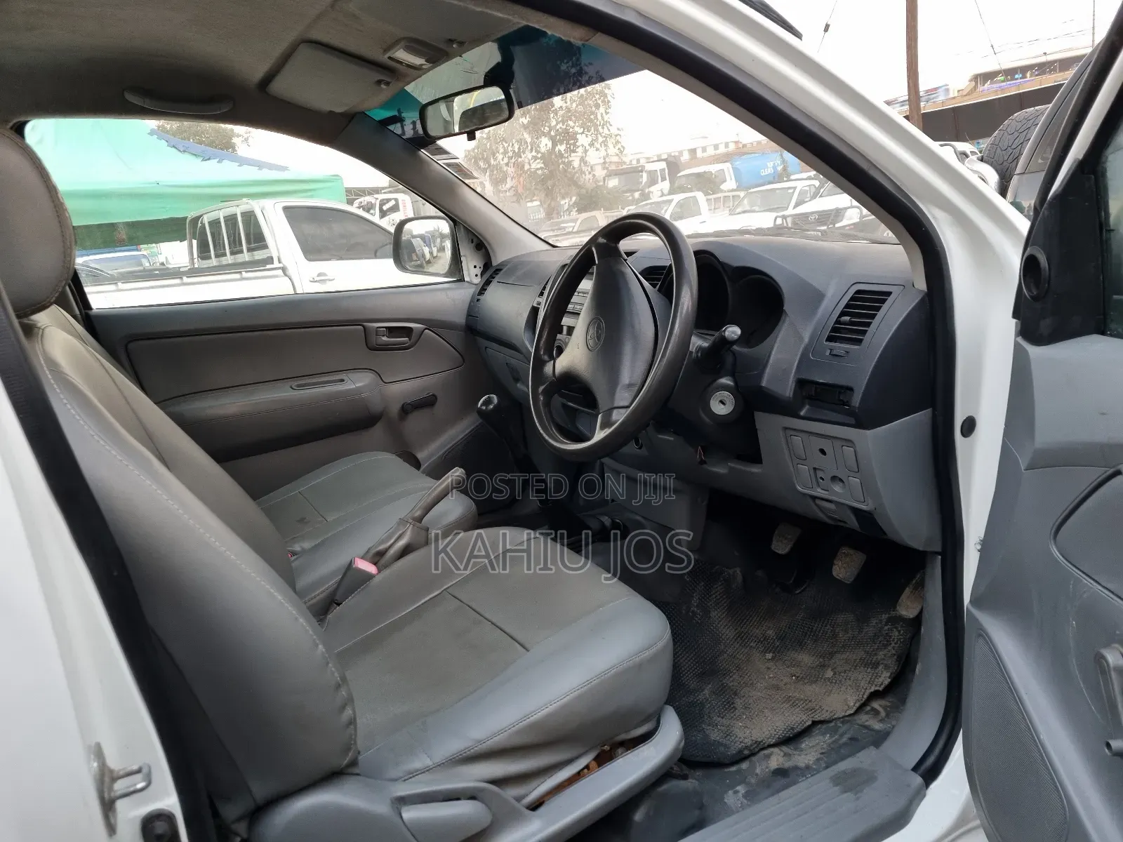 Toyota Hilux 2010 White