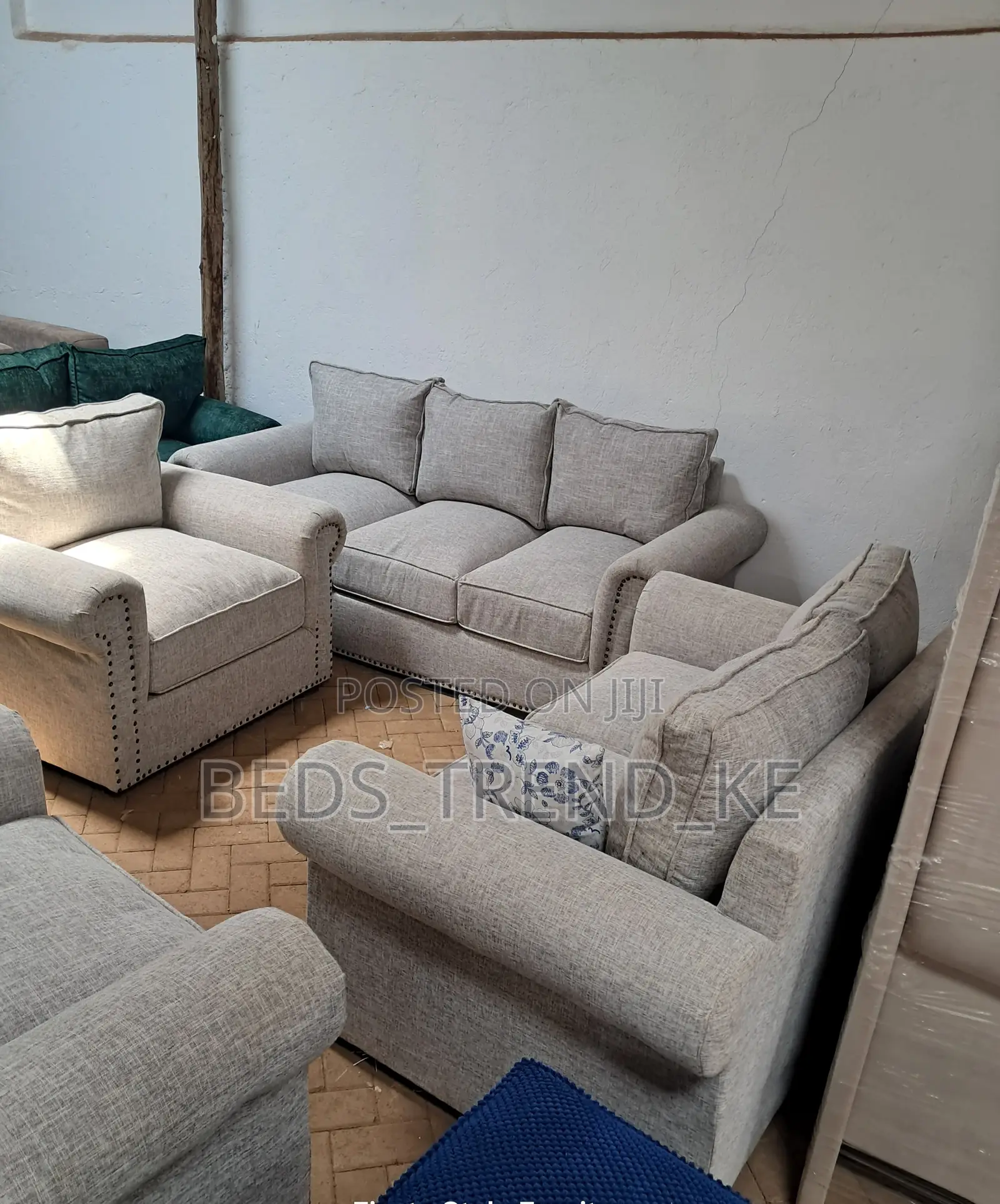 7 Seater Timeless Modern Sofa 3,2,1,1
