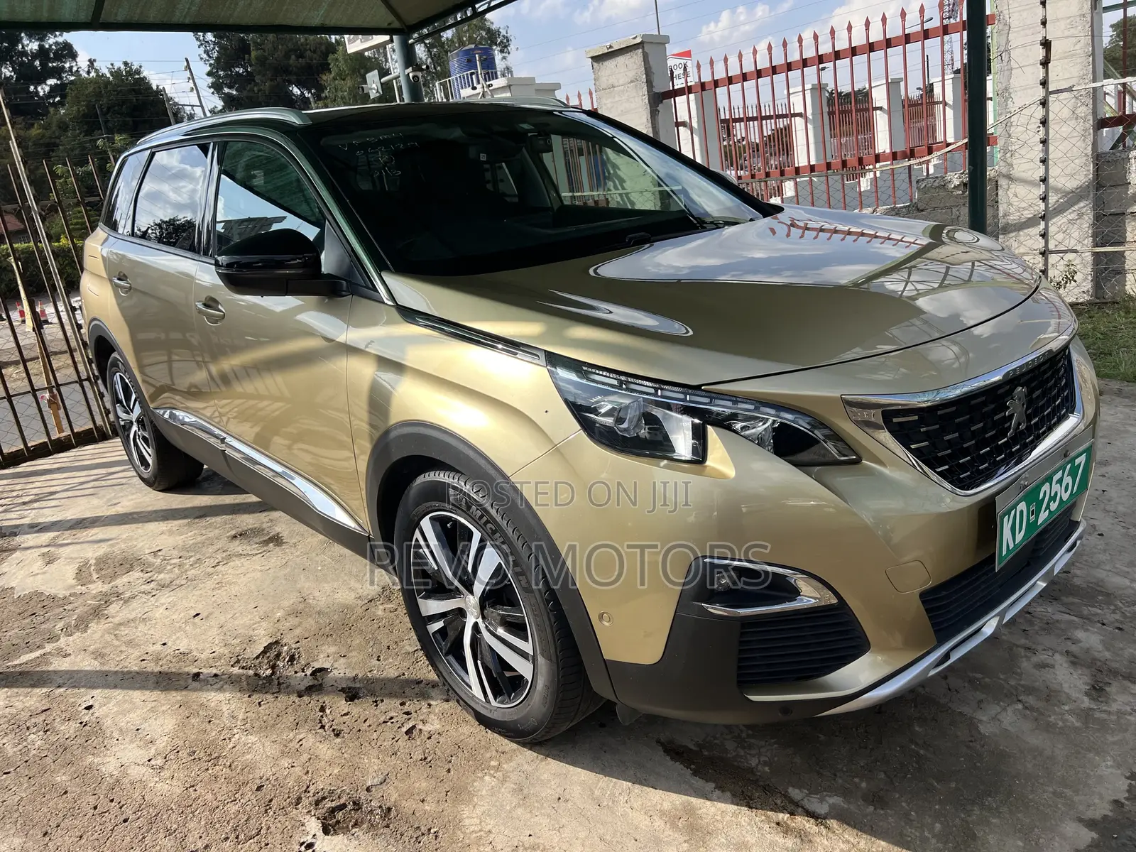 Peugeot 5008 2018 Gold
