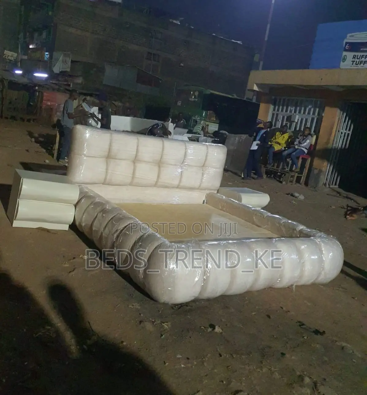 6 by 6 Ft Modern Bubble Bed With Side Drawers