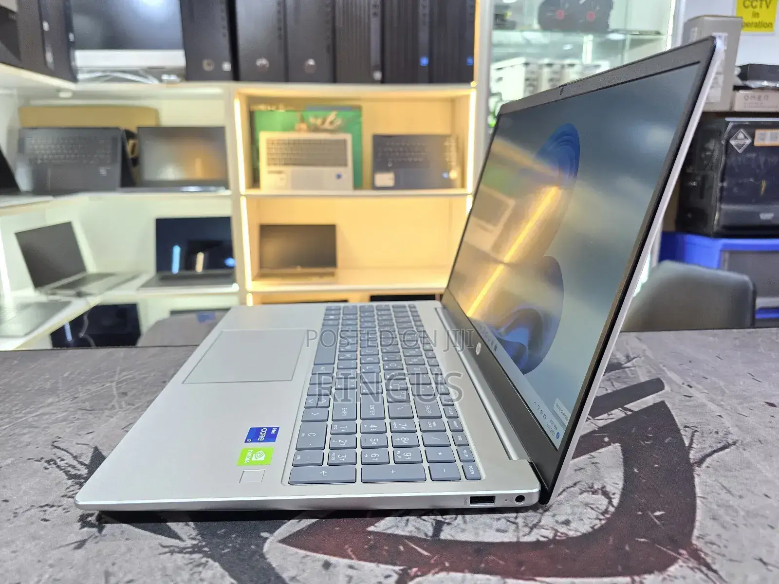 Laptop HP 15-F272wm 16GB Intel Core I7 SSD 512GB