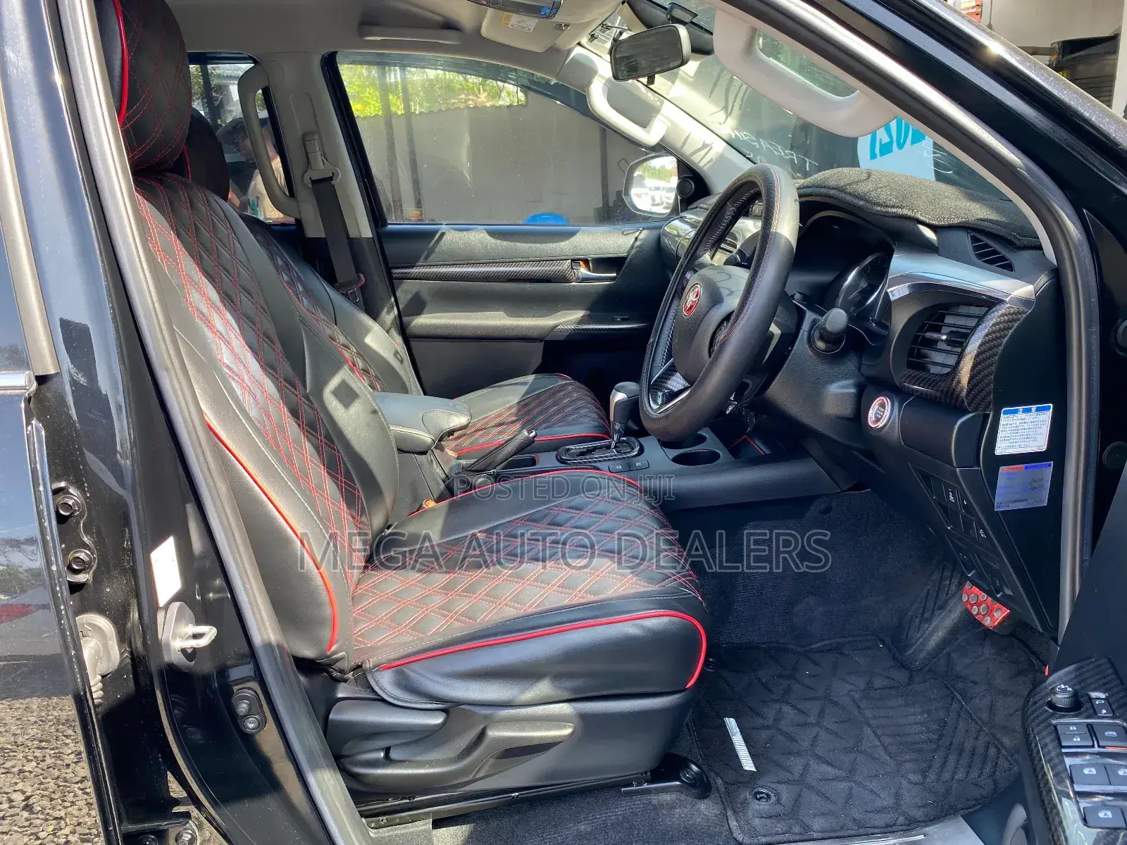 Toyota Hilux 2021 Black