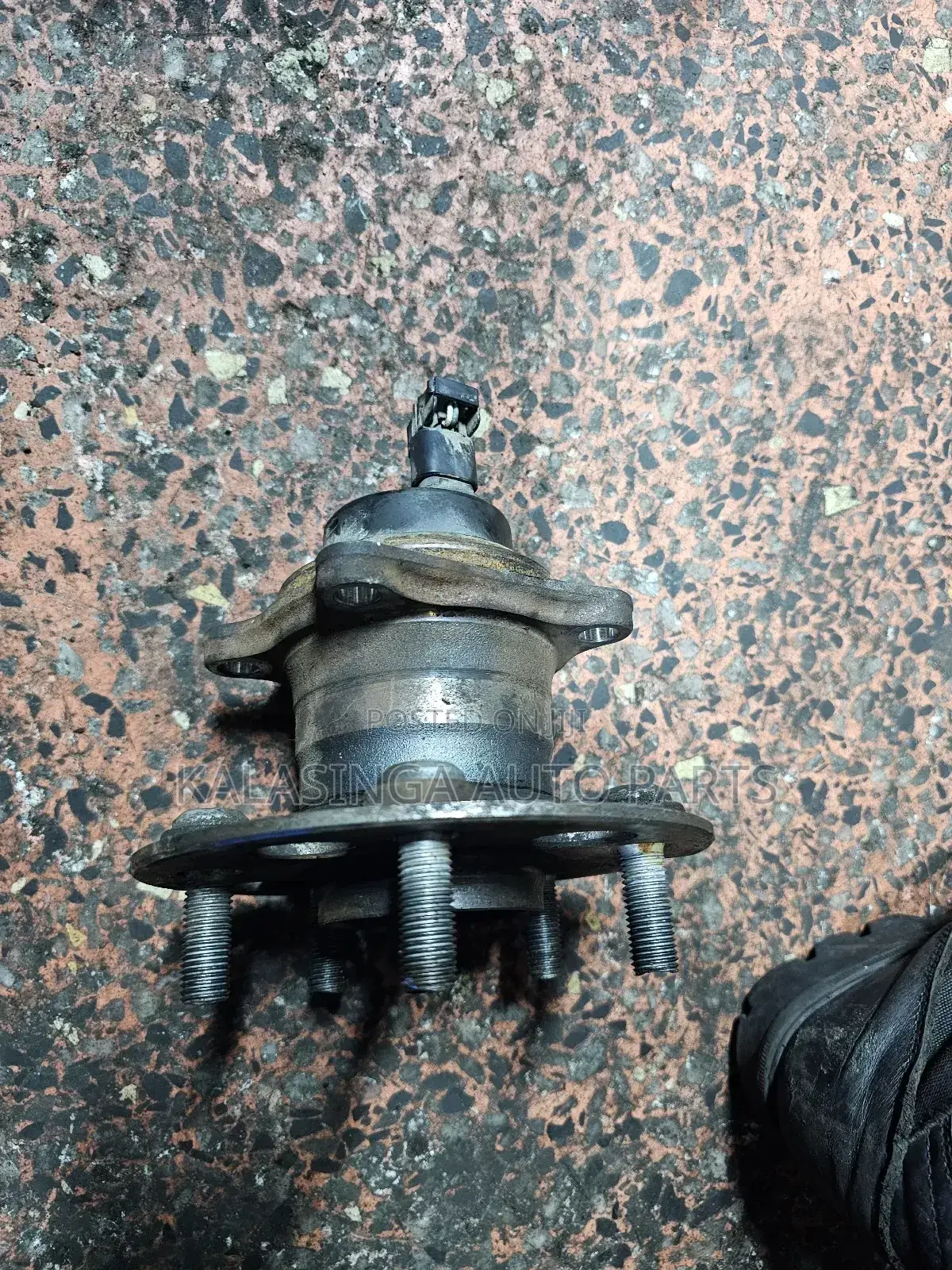 Rear Hub Noah 2wd
