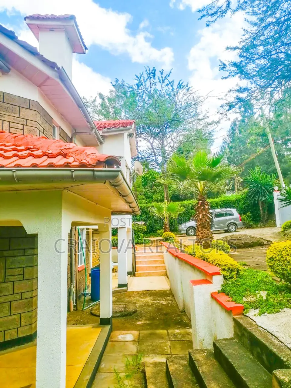 6bdrm Townhouse/Terrace in Rimpa for sale