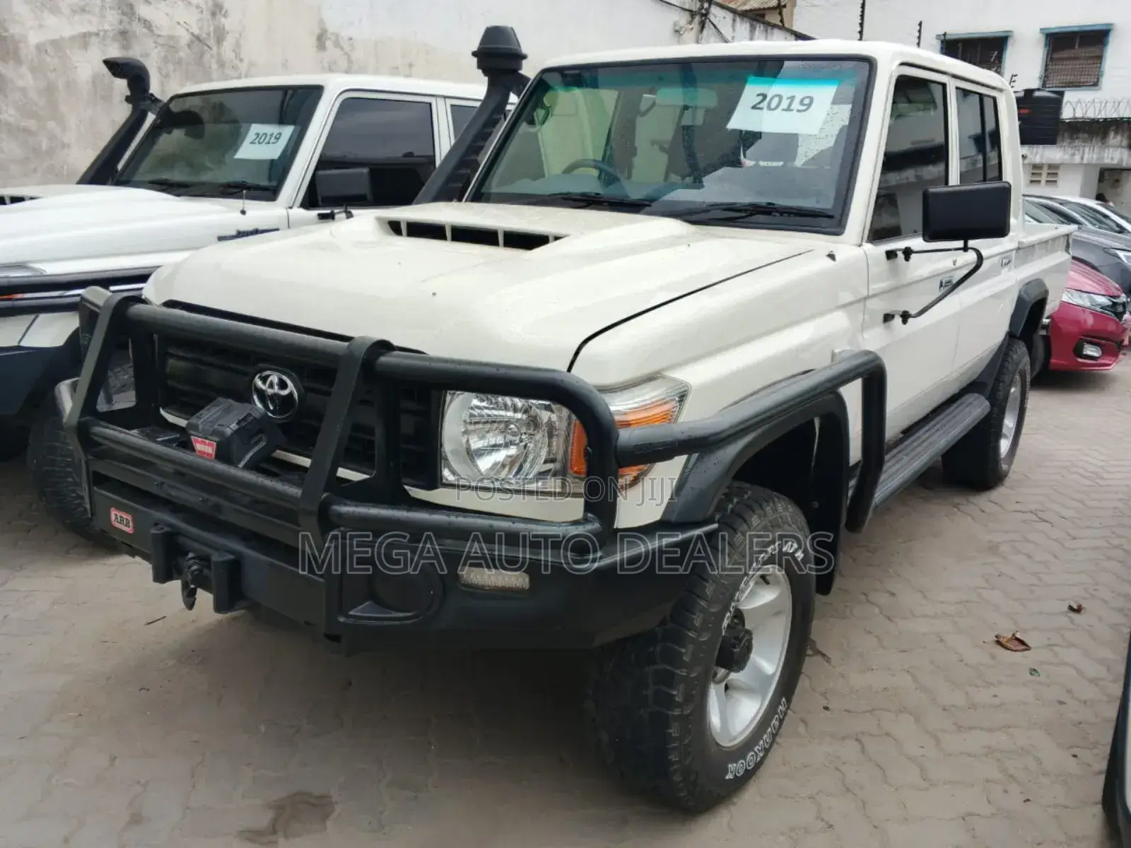 Toyota Land Cruiser 2019 White