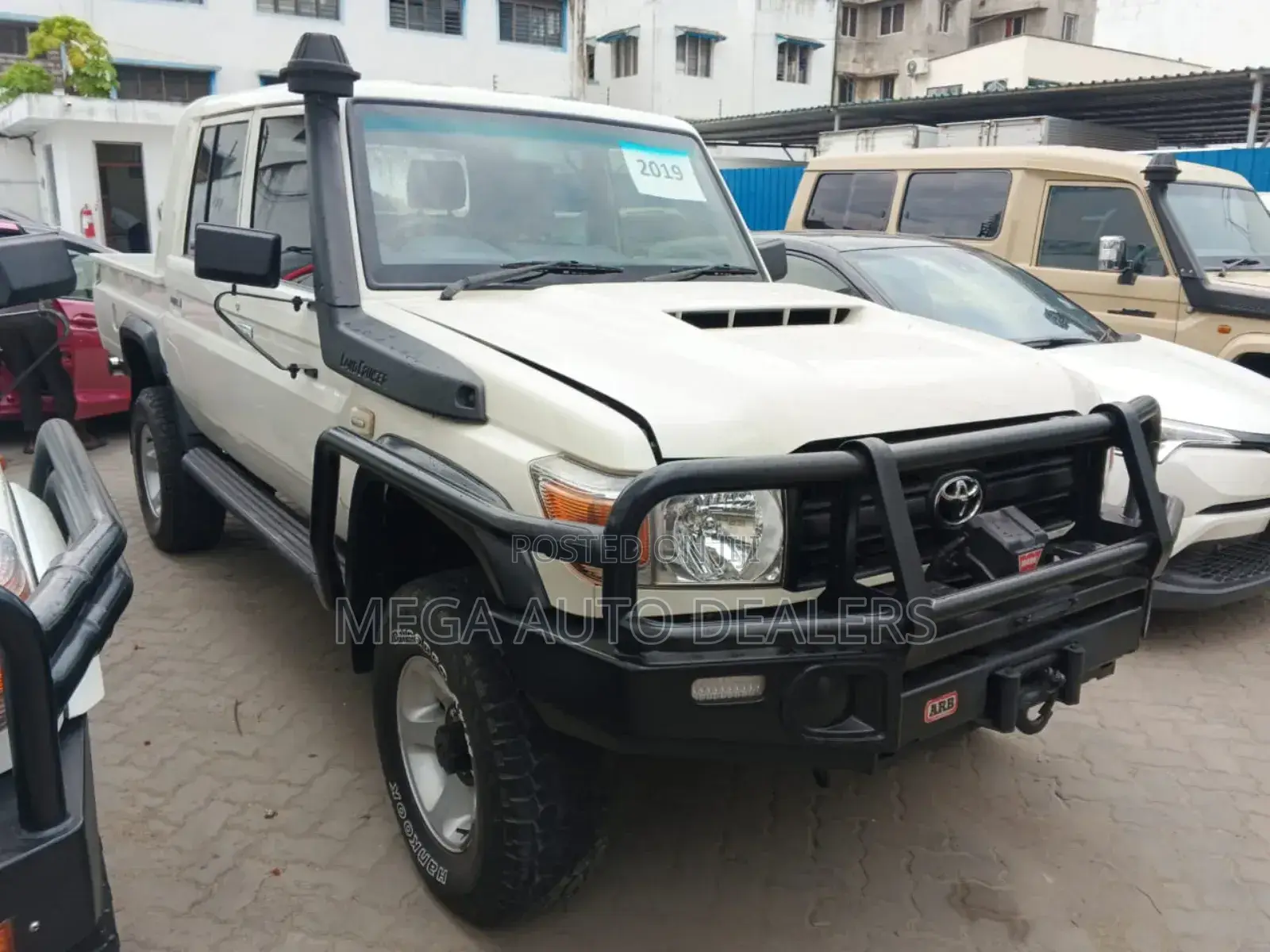 Toyota Land Cruiser 2019 White