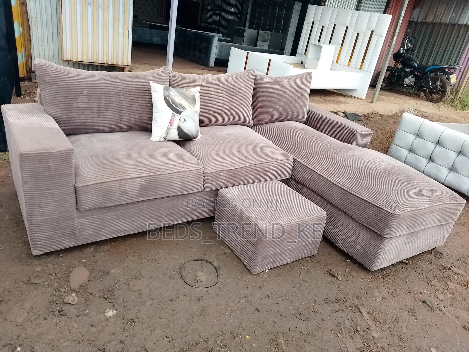 Executive Classy 6 Seater L Seat With a Puff