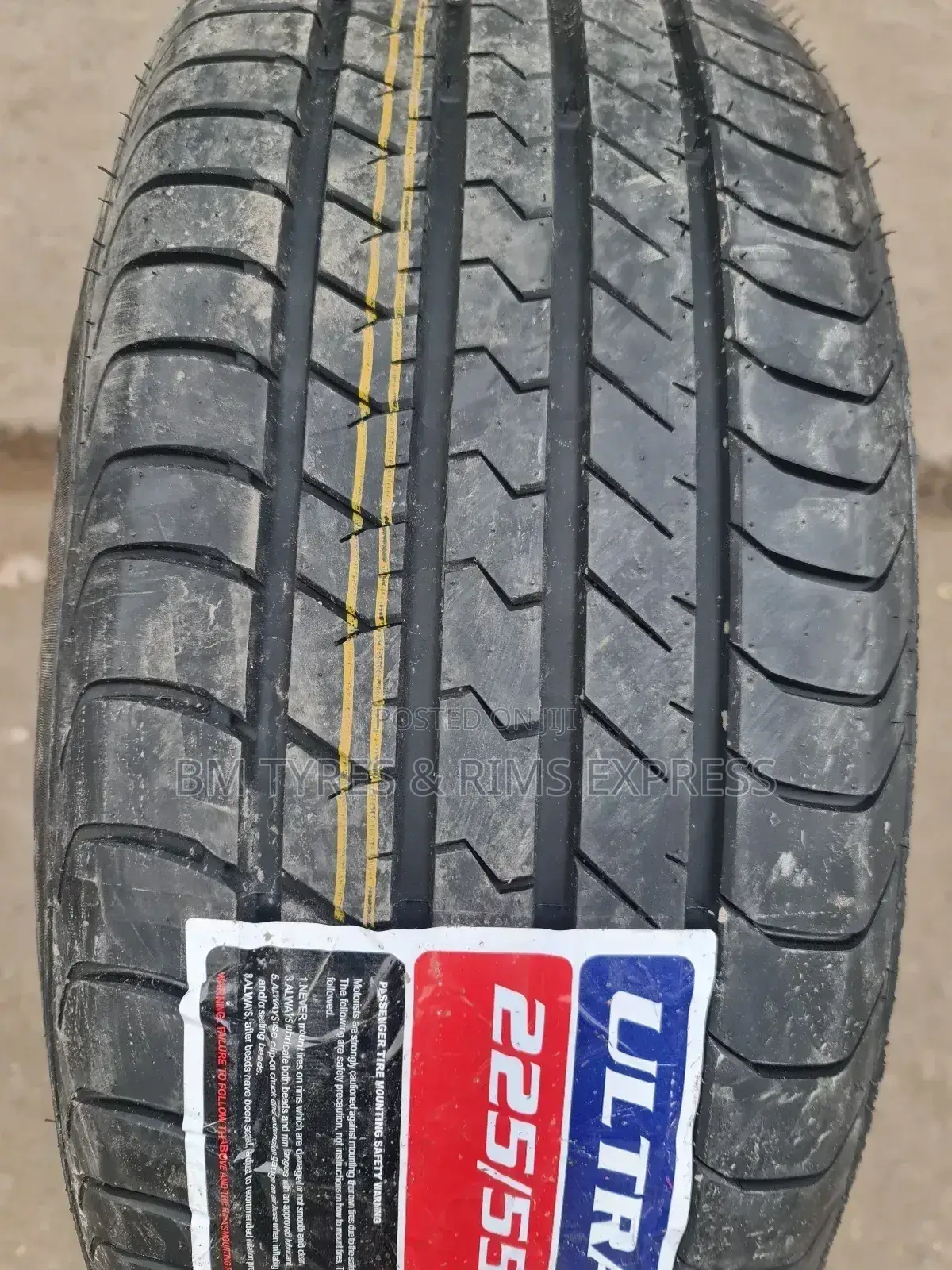 225 /55 R17 Vinmax Tyres.