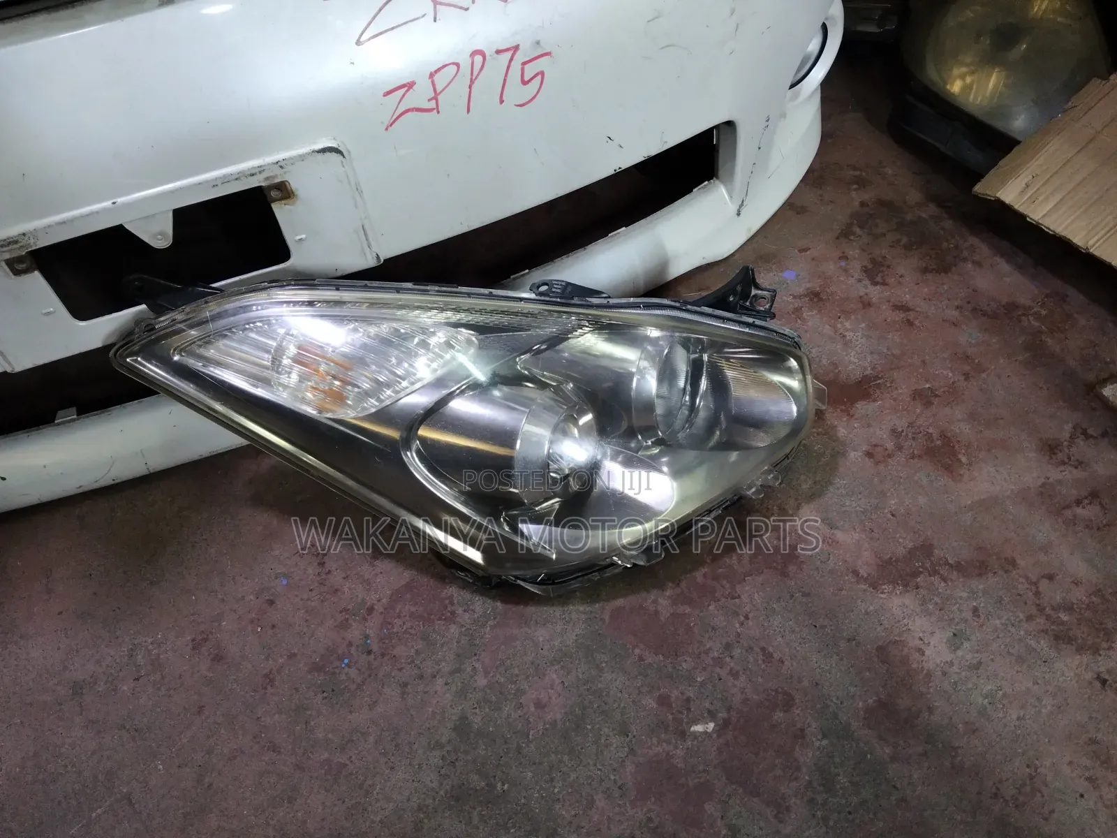 Toyota Wish Models 2006/2008 Xenon Headlamp, Clean Ex Japan