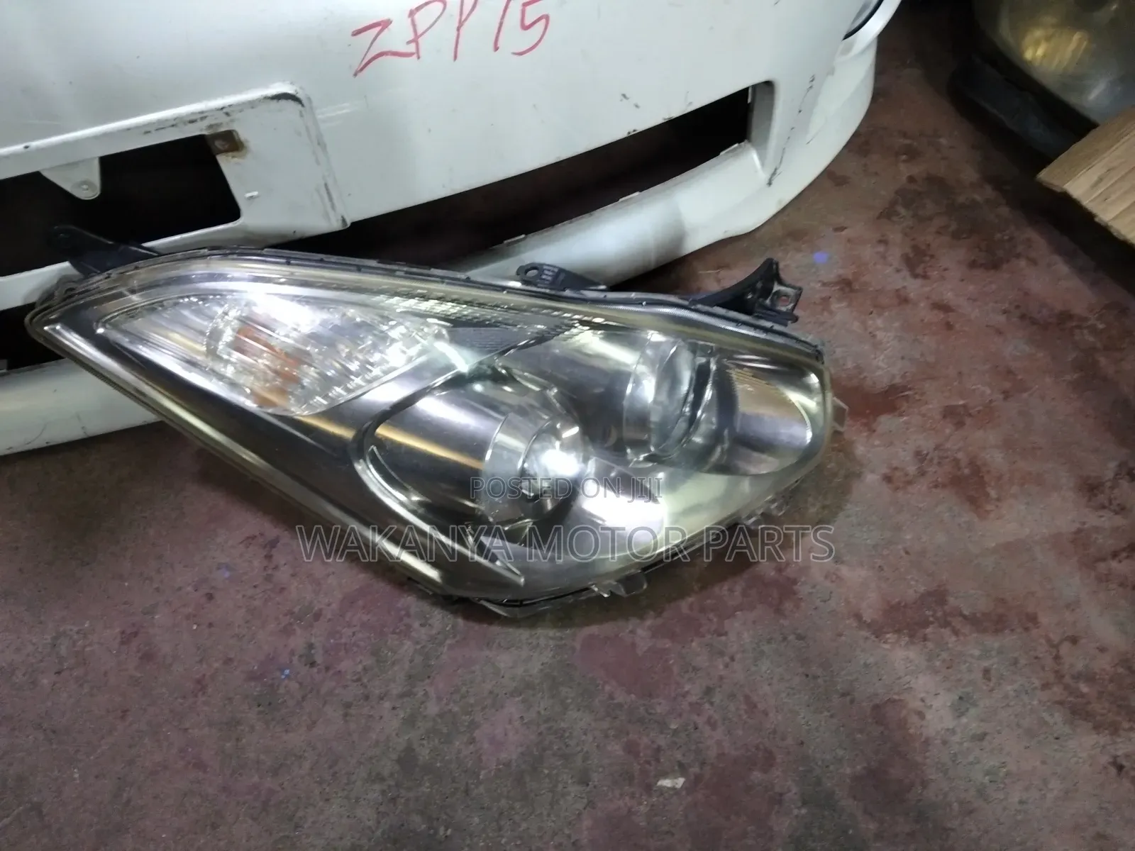 Toyota Wish Models 2006/2008 Xenon Headlamp, Clean Ex Japan