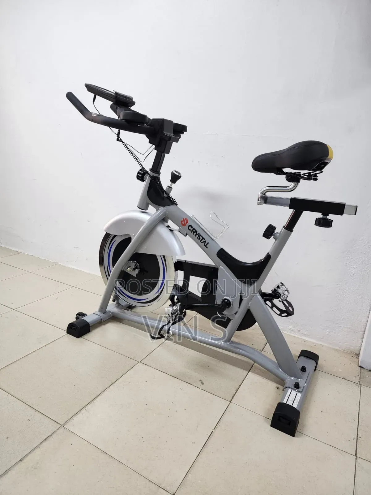 Spin Bikes; Spìn Bikès/Spîn Bìkes) Spïn Bikěs+ Spín Bikës