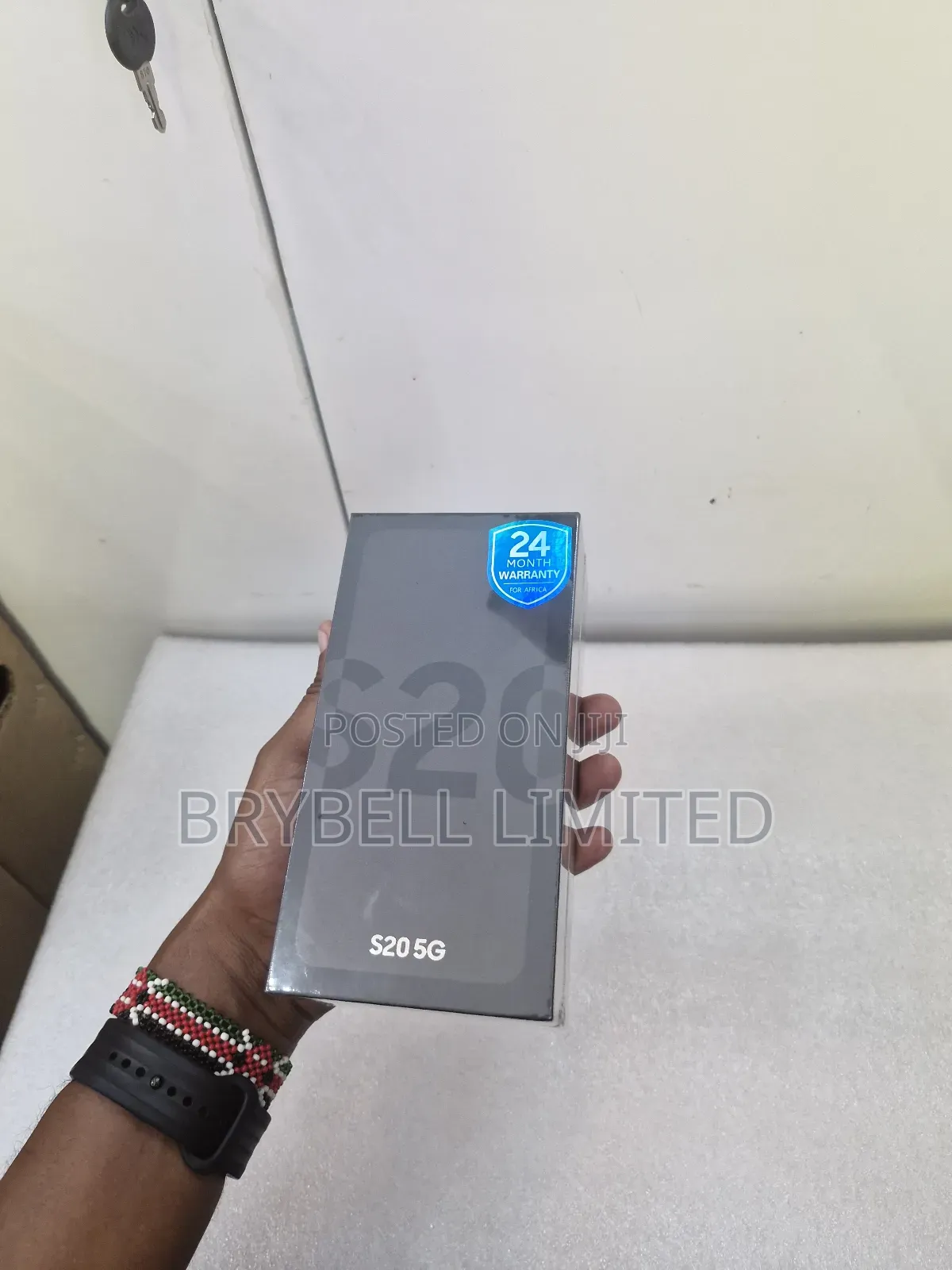 New Samsung Galaxy S20 128 GB Black