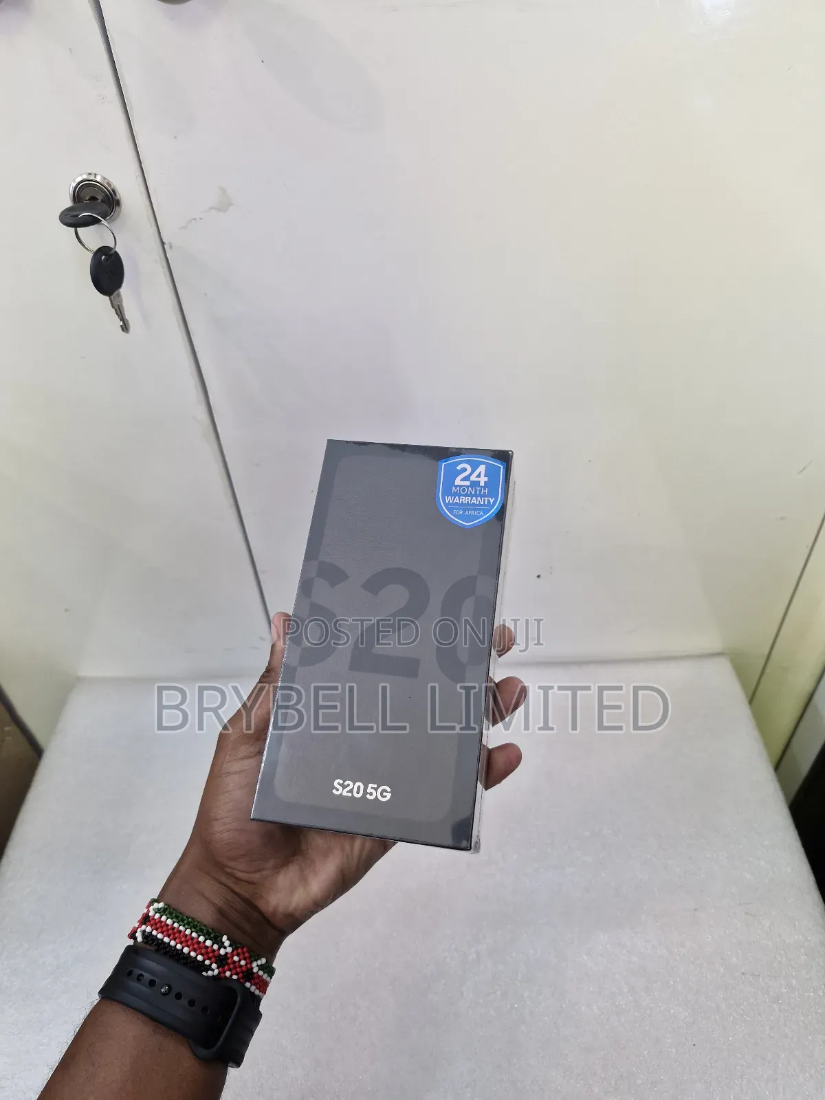 New Samsung Galaxy S20 128 GB Black