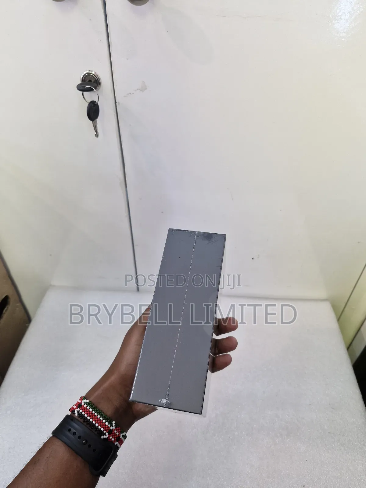 New Samsung Galaxy S20 128 GB Black