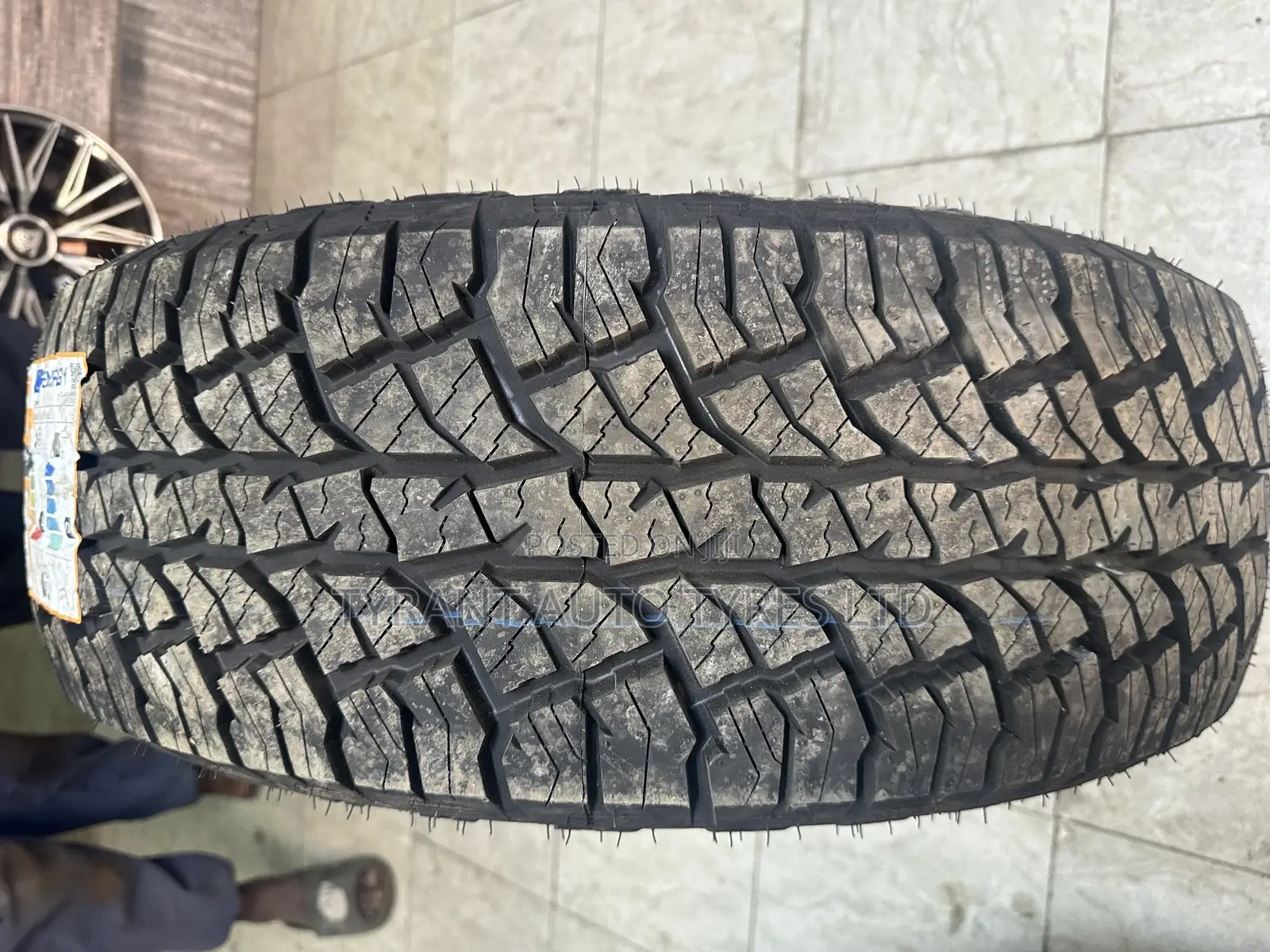235/60r18 Centara