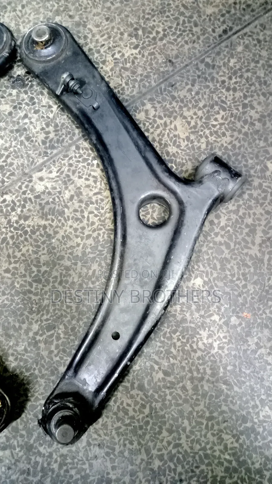 Control Arm Mitsubishi Outlander 2008/2010