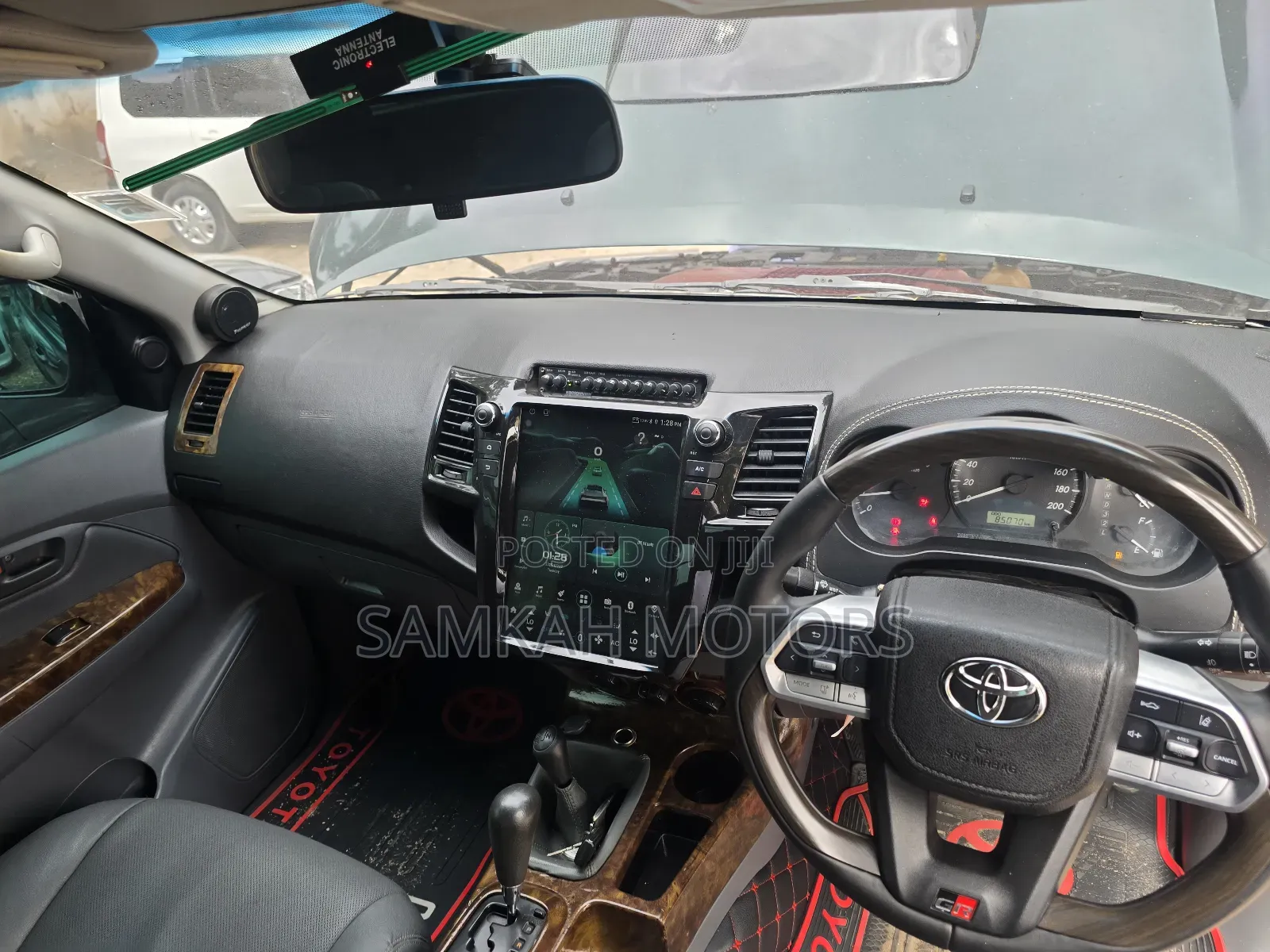 Toyota Hilux 2018 Green
