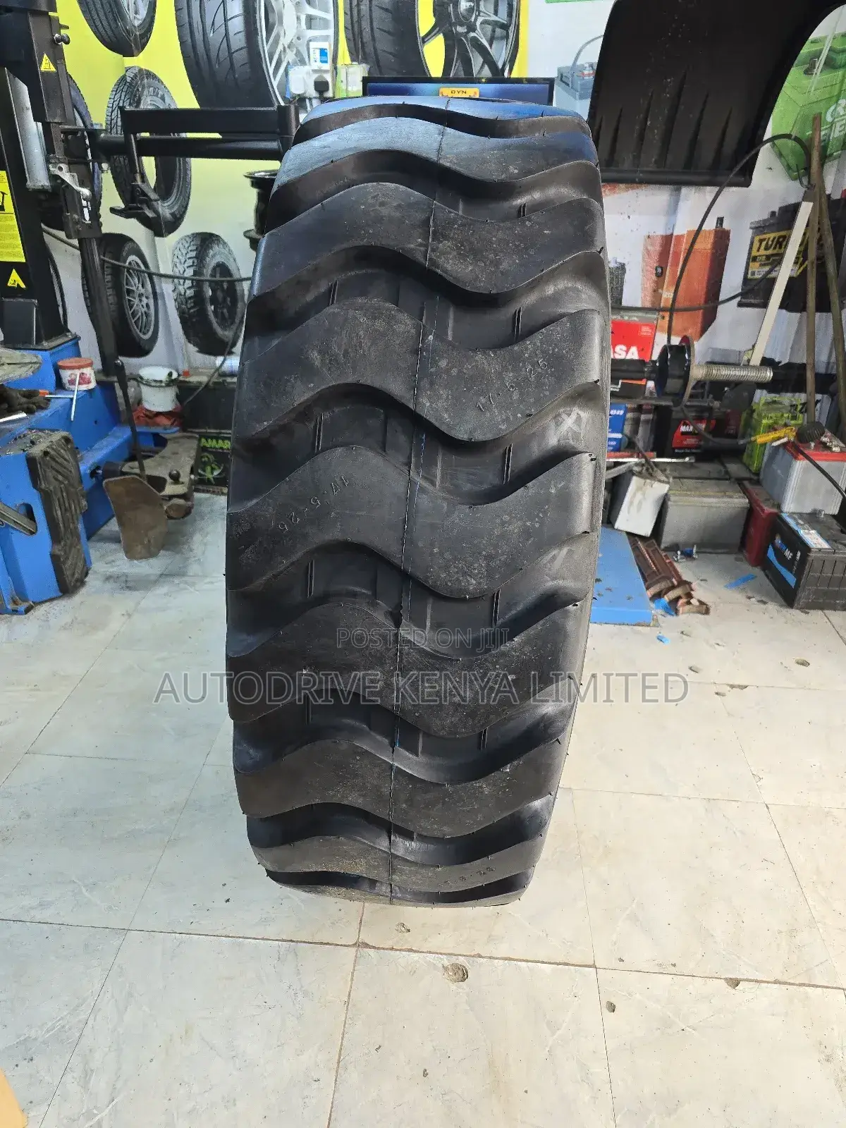 17.5 - 25 Road Hiker Industrial Tubetype Tire