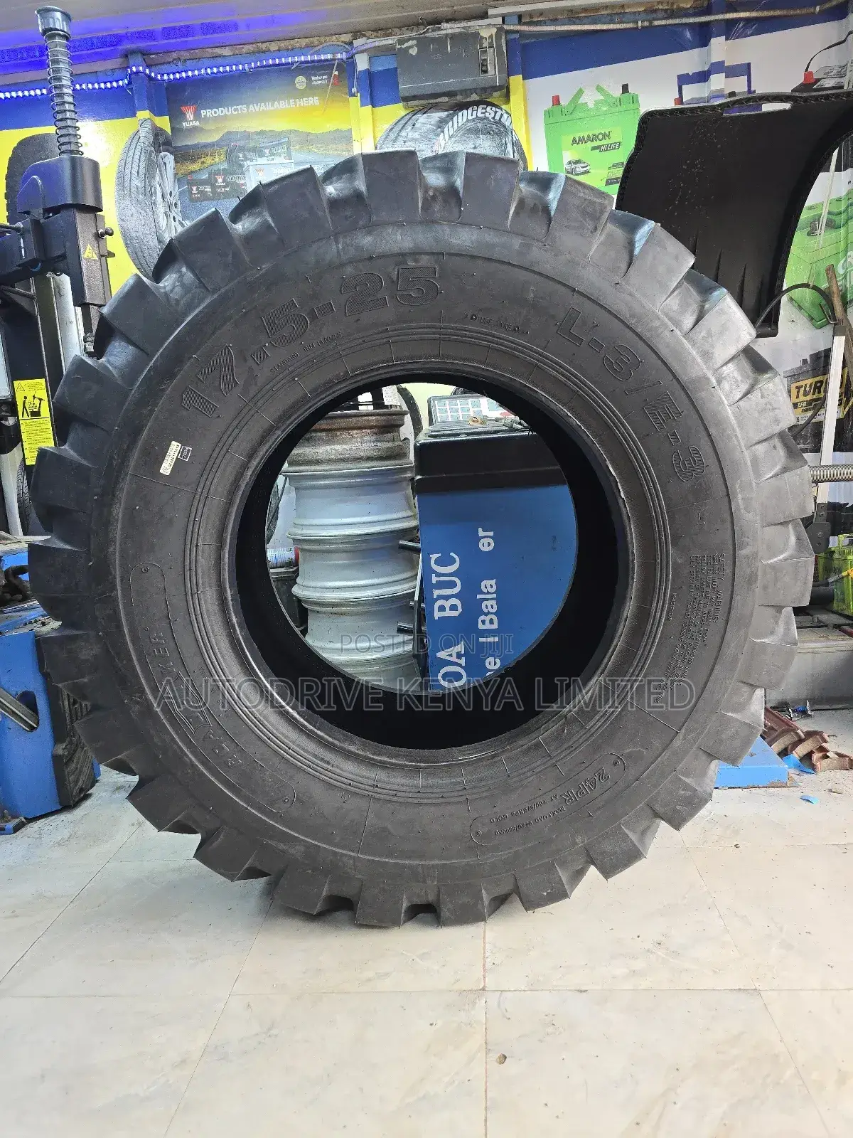 17.5 - 25 Road Hiker Industrial Tubetype Tire