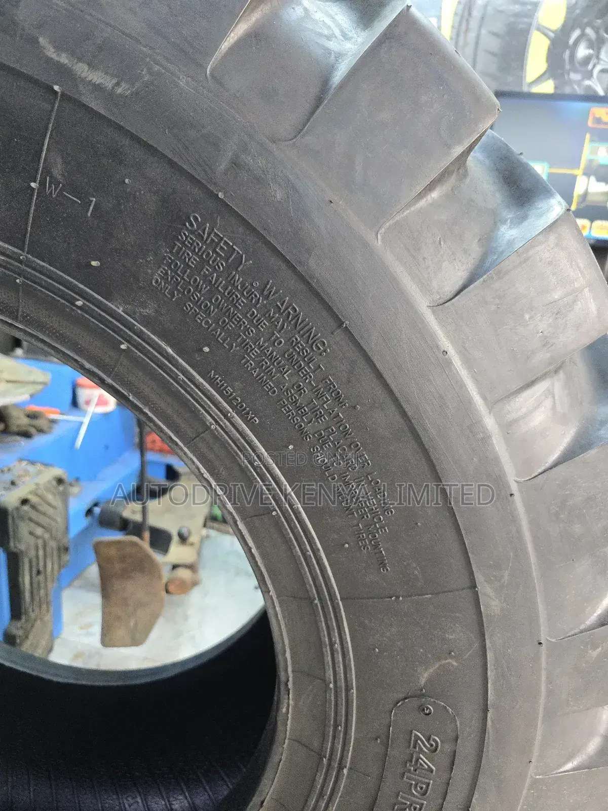 17.5 - 25 Road Hiker Industrial Tubetype Tire
