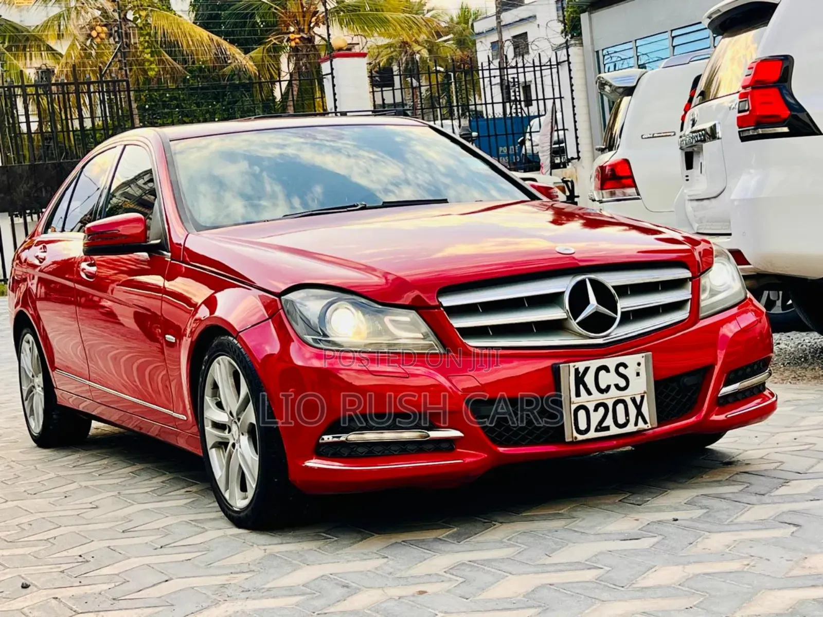 Mercedes-Benz C200 2011 Red