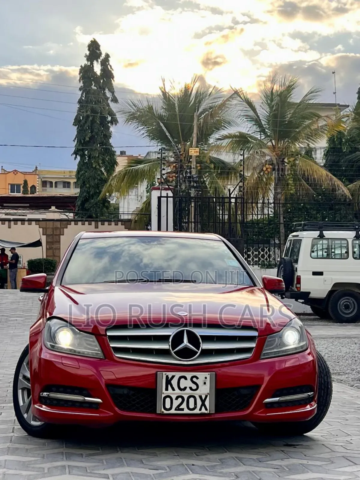 Mercedes-Benz C200 2011 Red