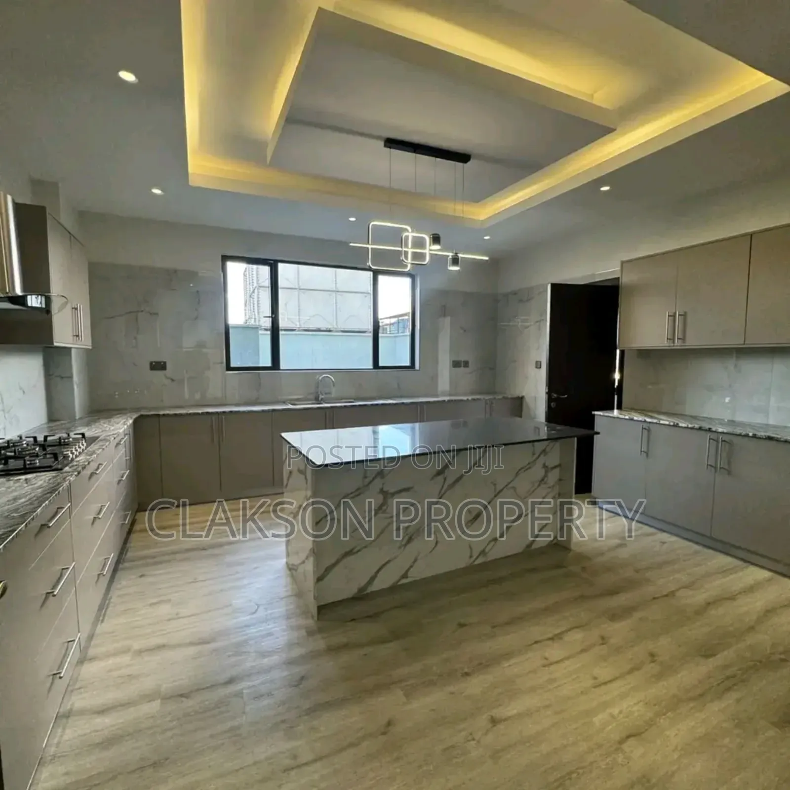 5bdrm Apartment in Parkland, Parklands/Highridge for rent