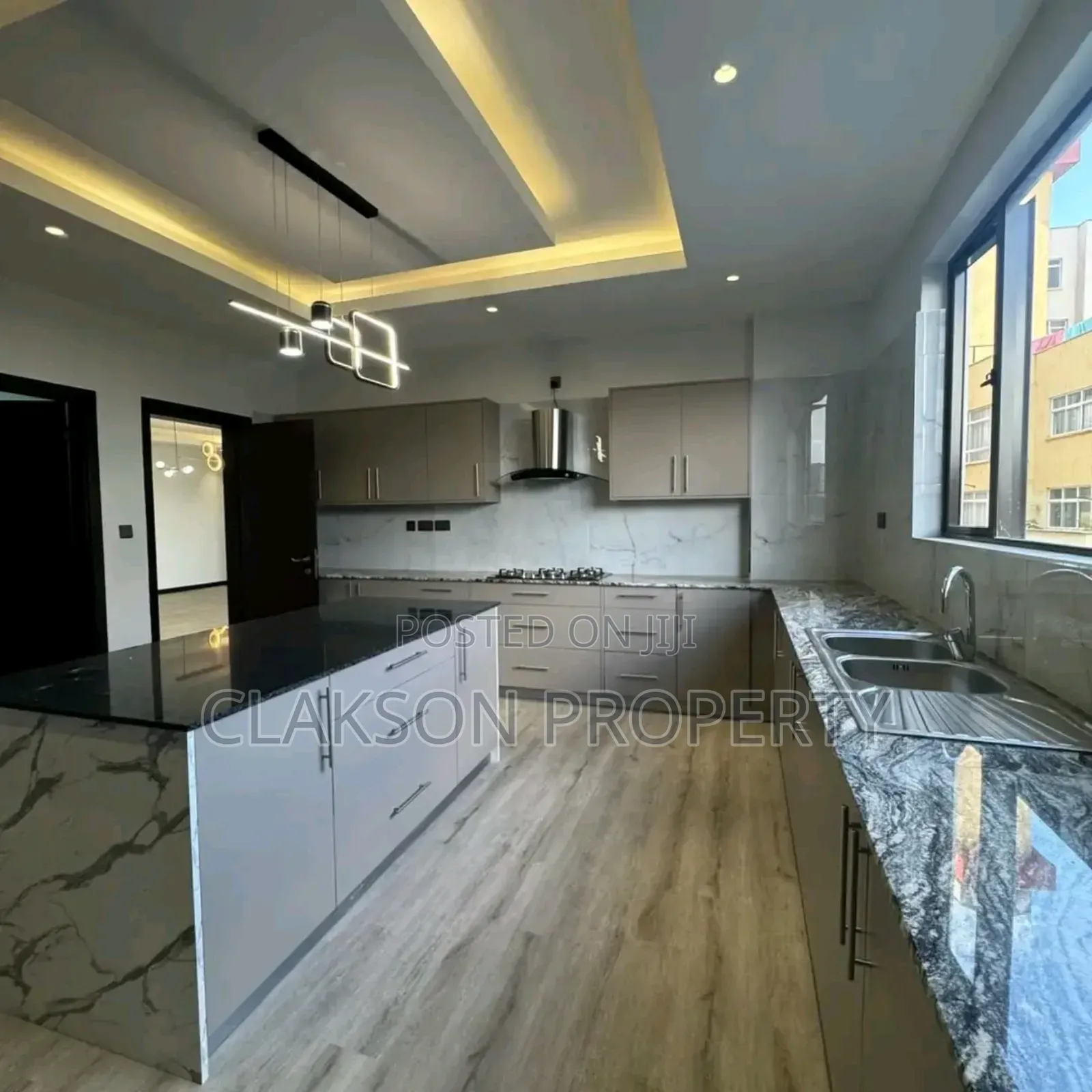 5bdrm Apartment in Parkland, Parklands/Highridge for rent
