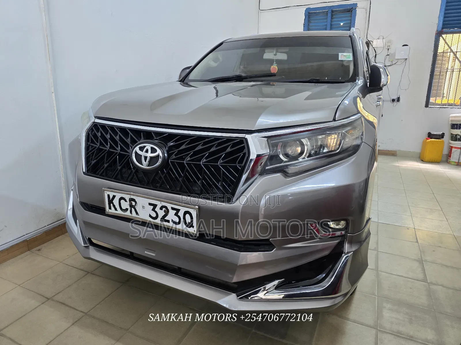 Toyota Land Cruiser Prado 2012 Gray