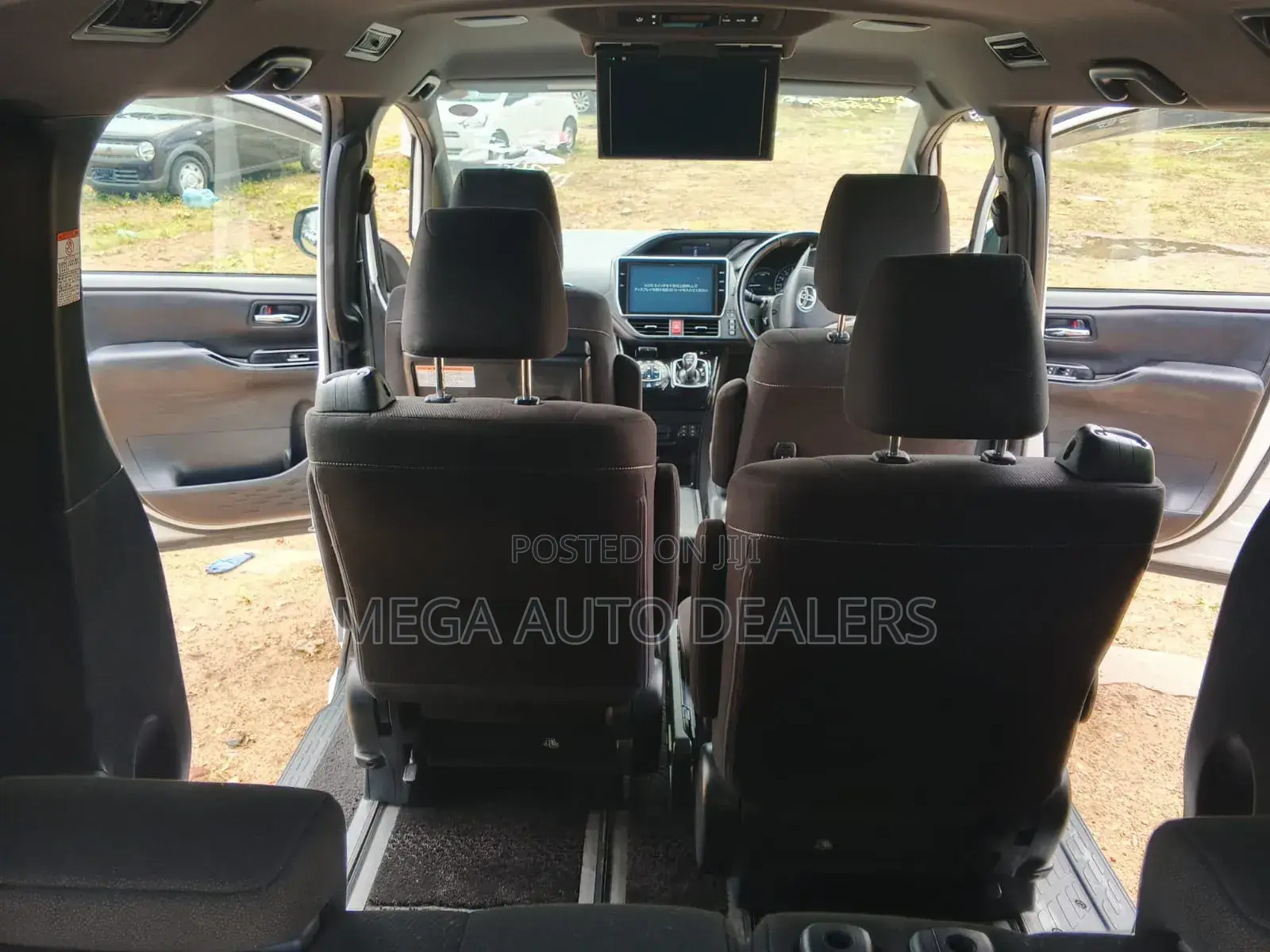 Toyota Noah 2018 White