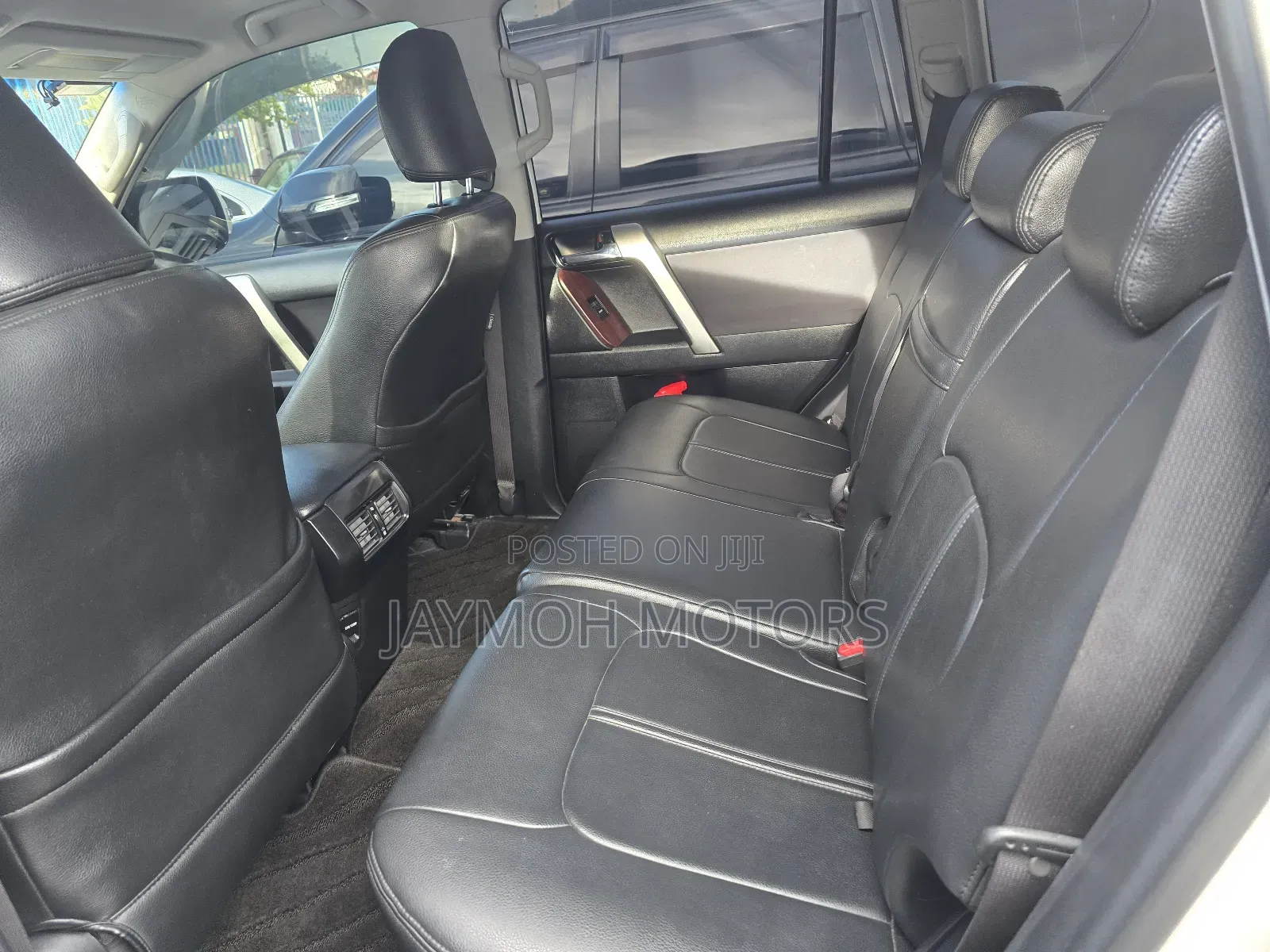 Toyota Land Cruiser Prado 2017 White