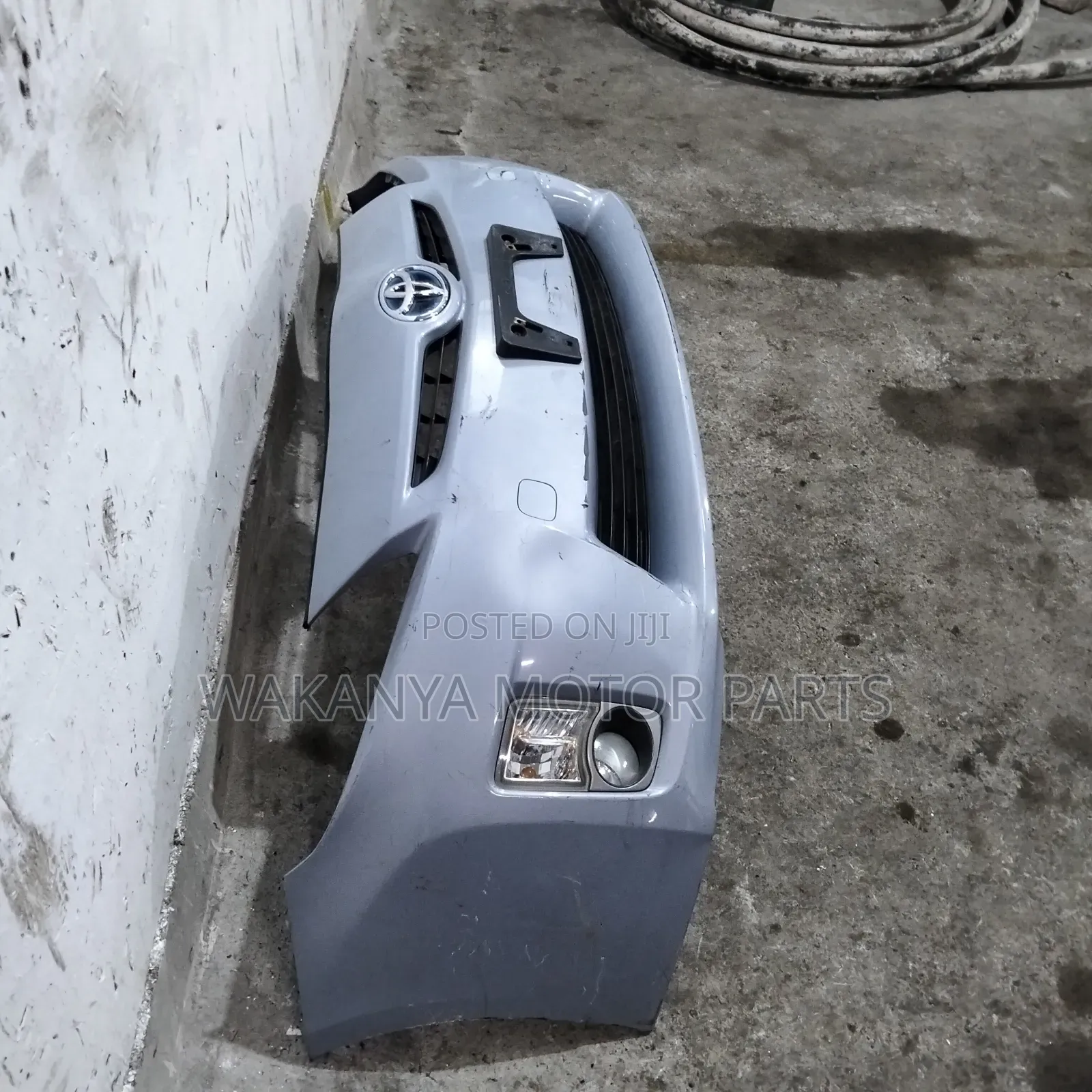 Toyota Prius Model 2011/2012/2014 Front Bumper Complete, Ex Japan