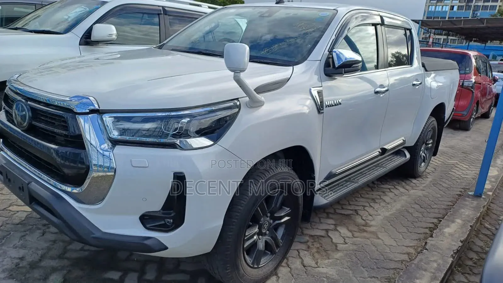 Toyota Hilux Revo Double Cab Deisel 2.4 AWD 2020 White