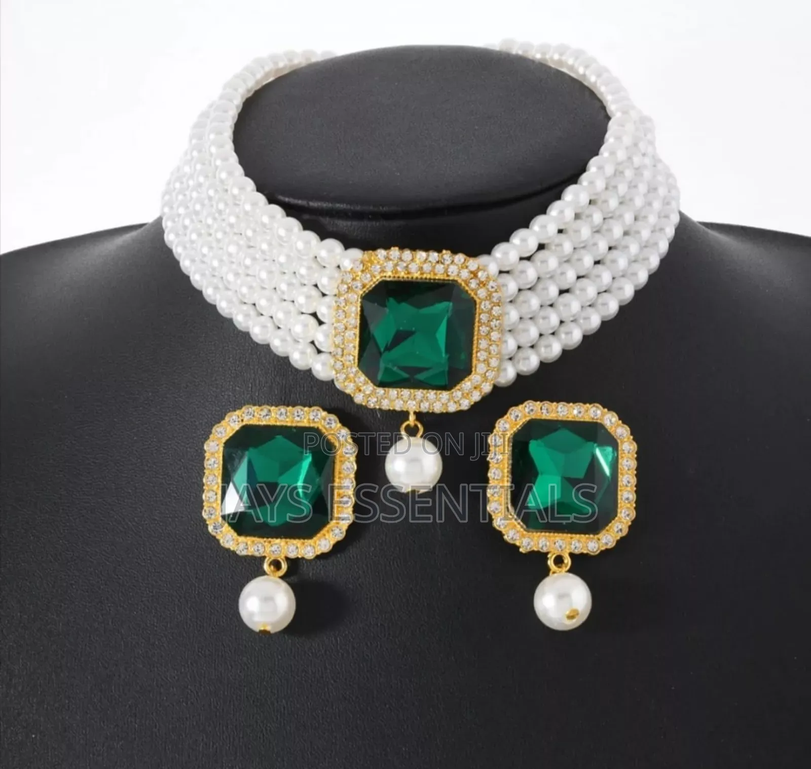 Pearl Detailed Necklaces And Earrings
