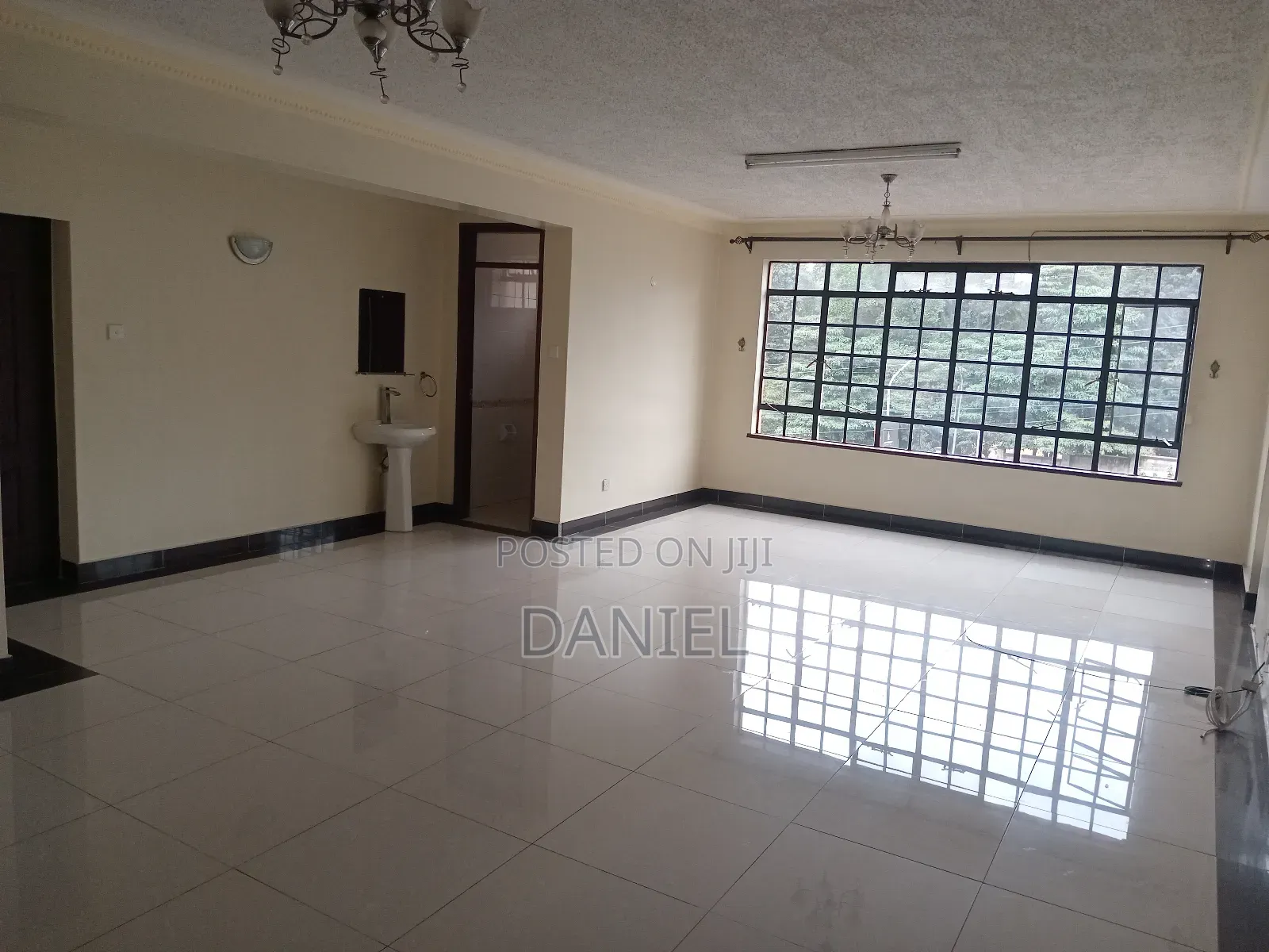 4bdrm Apartment in Riverside Drive for rent