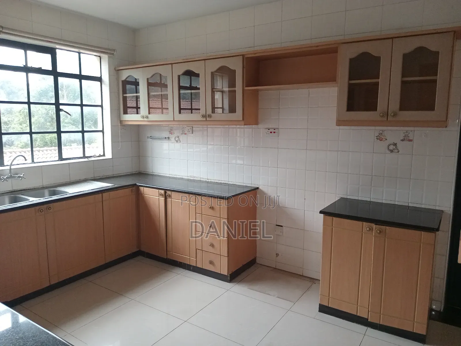 4bdrm Apartment in Riverside Drive for rent