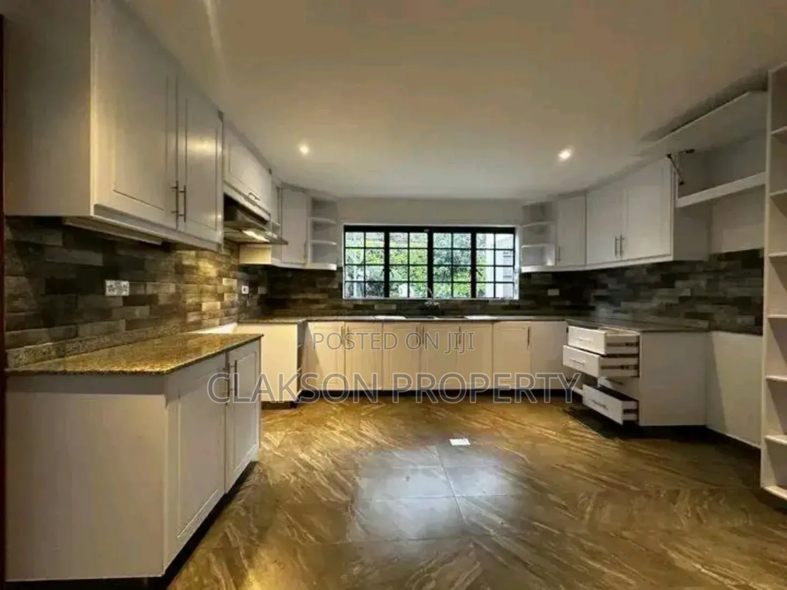 5bdrm Apartment in Rosslyn for rent