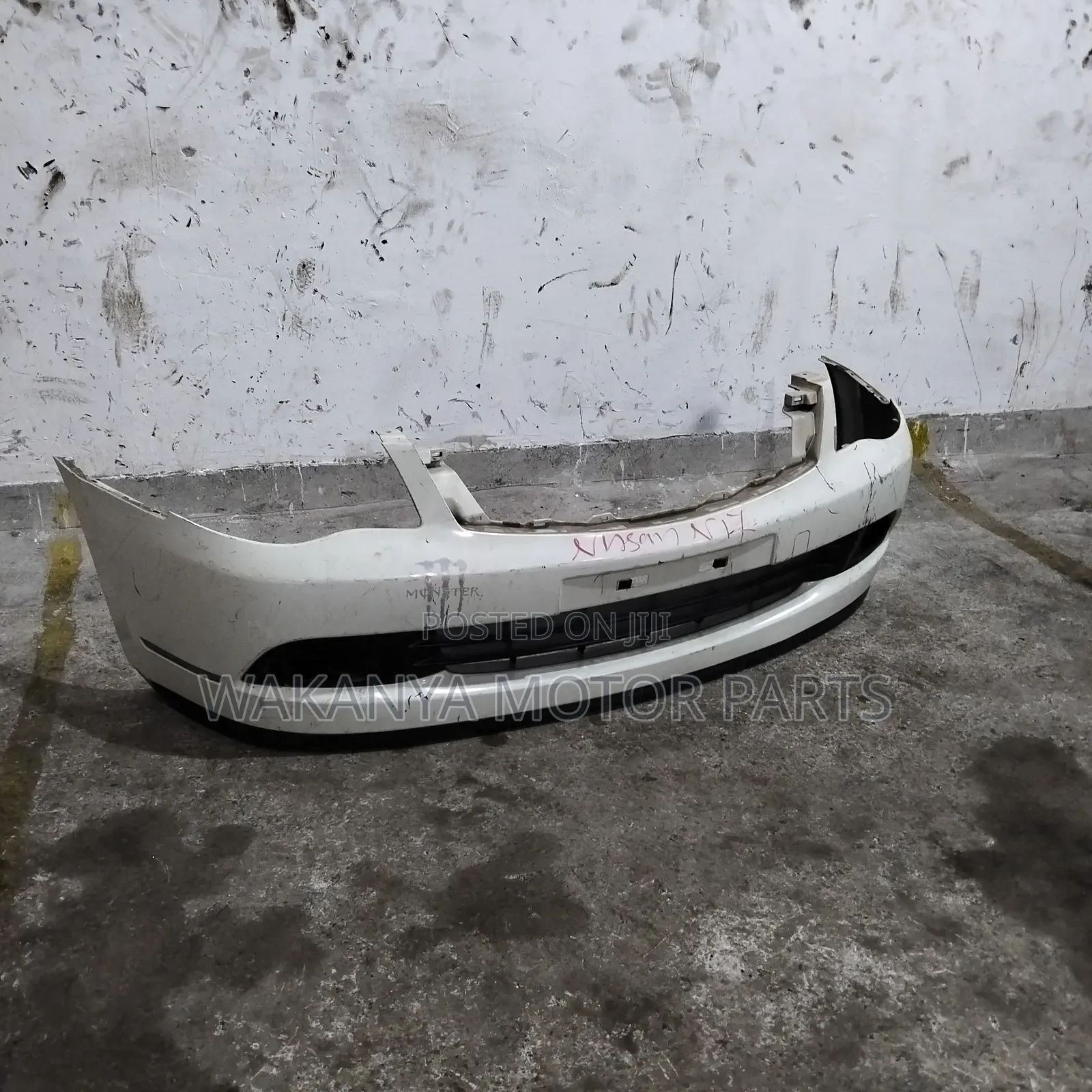 Nissan Bluebird Sylphy N17 Kg11 Front Bumper Complete.