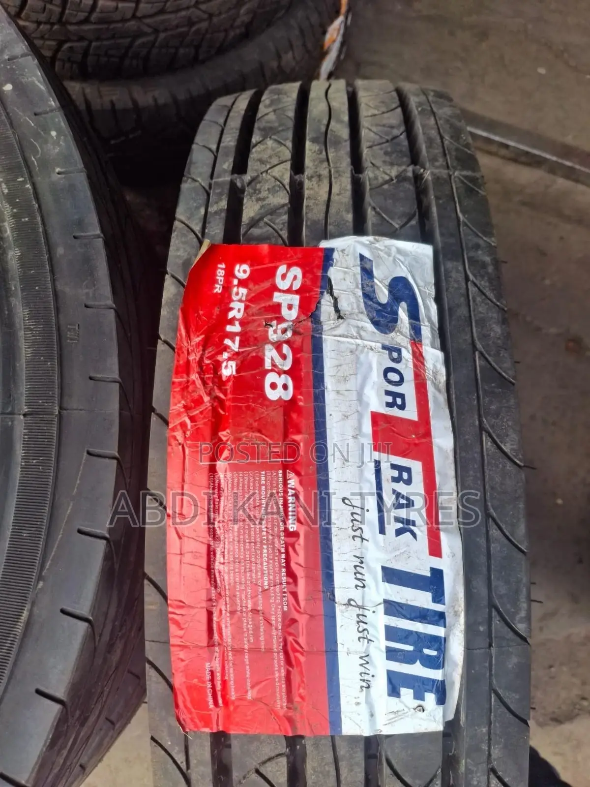 9.5r17.5 Sportrak Tire (Mn)