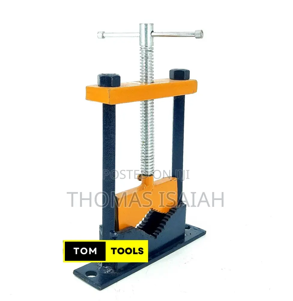 Metro 1⁄2 Inch to 4 Inch Square Pillar Type Pipe Vice