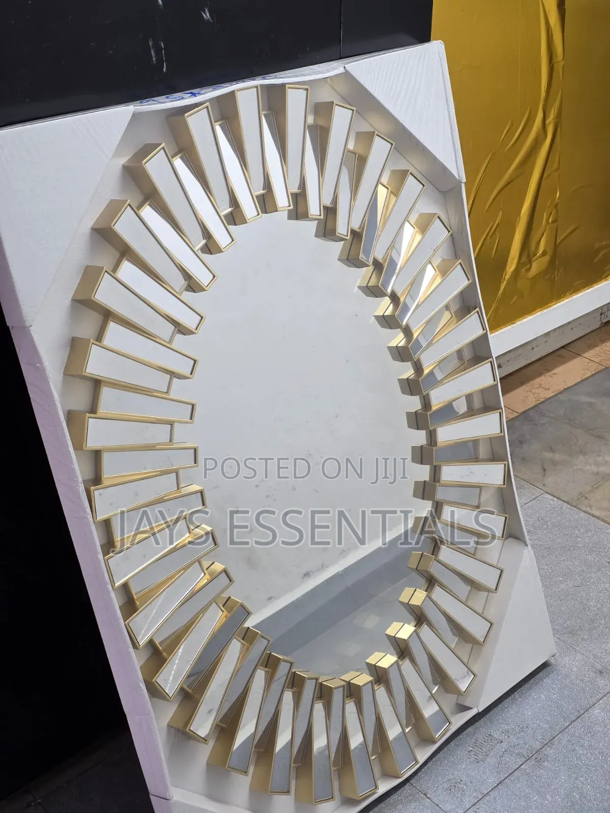 95*70cm Gold Oval Sunburst Mirror