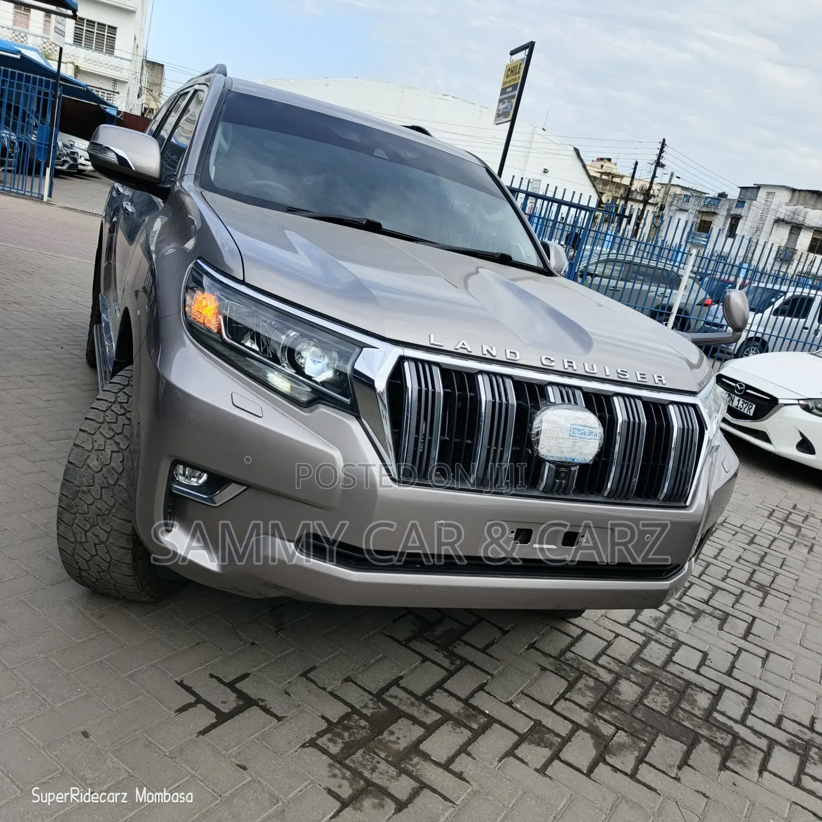 Toyota Land Cruiser 2018 Gold