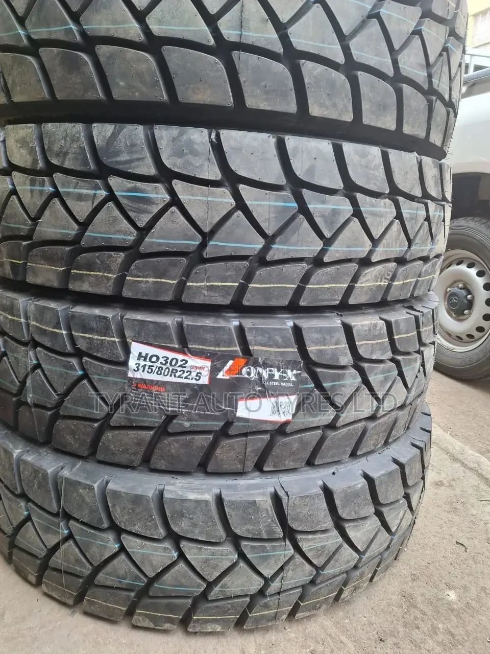 315/80r22.5 Onyx