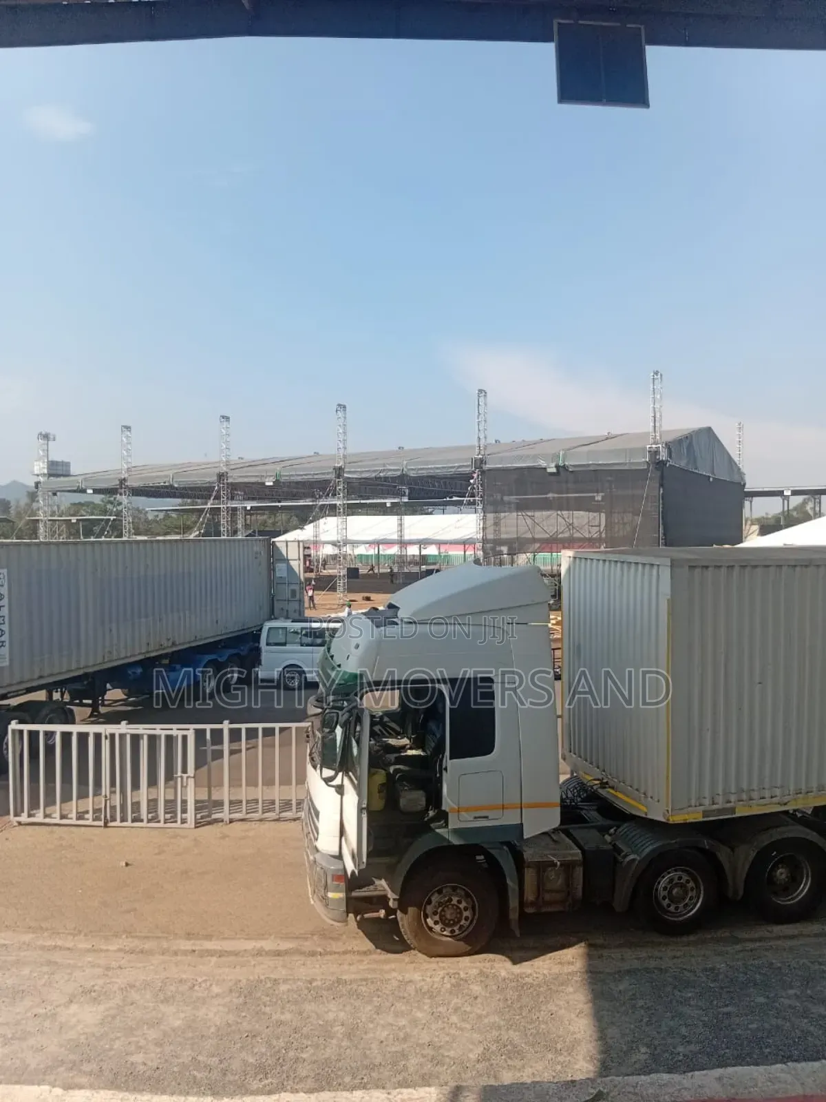 Transit Trailer for Goods Transportation