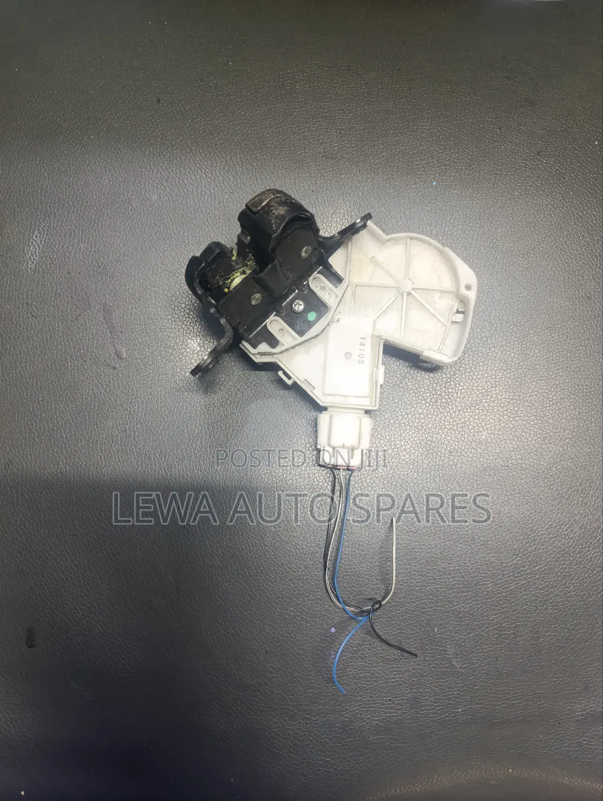 Boot Lock For Toyota Noah 2018 Model