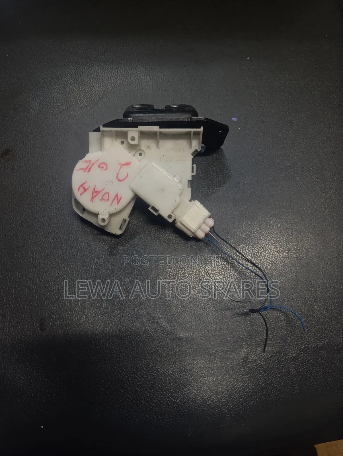 Boot Lock For Toyota Noah 2018 Model